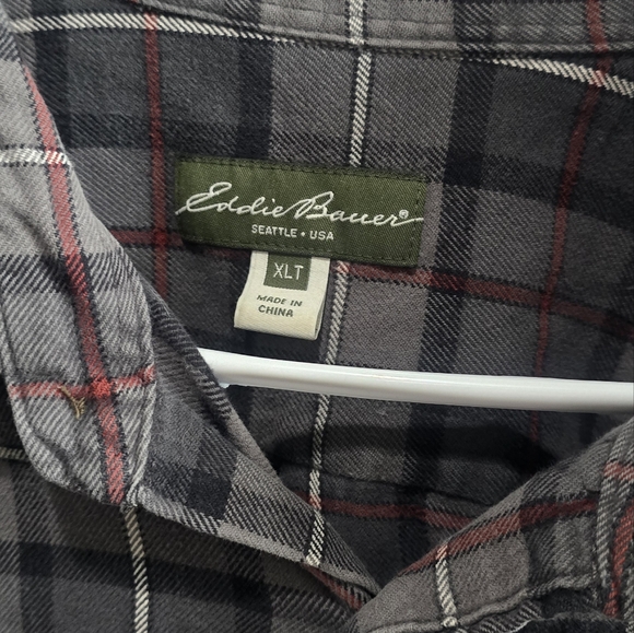 Eddie Bauer planned button up shirt grey, red and black size XLT - Picture 3 of 3